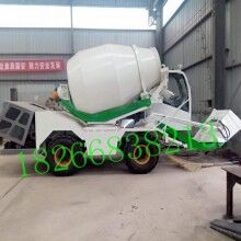 福建漳平自動上料攪拌車攪拌機(jī)工地使用水泥石子上料