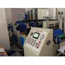 無紡布內(nèi)褲機(jī)