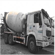 2010年宏達12方重汽豪沃攪拌車