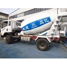 專(zhuān)業(yè)生產(chǎn)小型混凝土罐車(chē)，億立實(shí)業(yè)2m3攪拌罐車(chē)