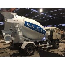 廠家大量供應(yīng)3m3混凝土罐車(chē)，攪拌罐車(chē)，量大從優(yōu)